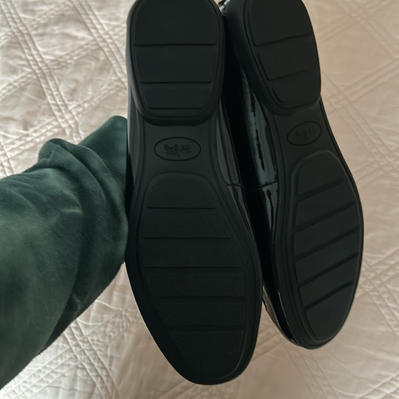 NWOT Coach Patent Leather Loafers (size 10) - Picture 5 of 5
